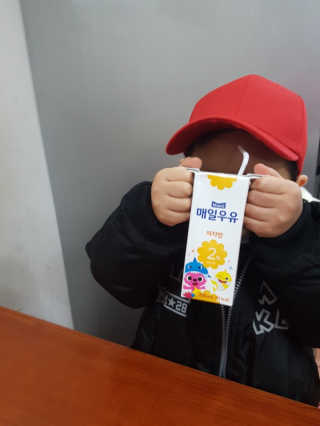 매일우유 멸균 매일우유 저지방 2프로 멸균 핑크퐁 에디션 6입 — 5점을 준 리뷰어가 2018년 1월 올린 사용 사진