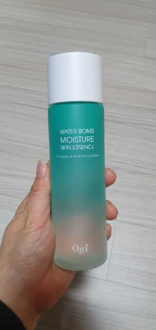 오지아이 워터 밤 모이스처 스킨 에센스 180ml — 4.5점을 준 리뷰어가 2020년 1월 올린 사용 사진