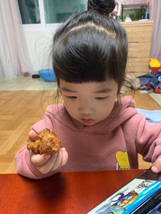 네네치킨 소이크런치윙봉 — 5점을 준 리뷰어가 2020년 4월 올린 사용 사진