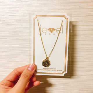 쥬얼카운티 92.5 Silver Byzantine Coin Pendant Necklace — 4점을 준 리뷰어가 2018년 11월 올린 사용 사진
