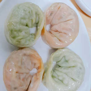 칼국수에끌림 [칼국수에 끌림] 손칼국수+비빔칼국수+왕만두4개 — 5점을 준 리뷰어가 2018년 9월 올린 사용 사진