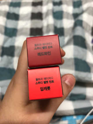 우드버리 울트라에이치디 스무디벨벳틴트 — 4점을 준 리뷰어가 2018년 7월 올린 사용 사진