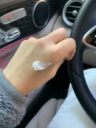 (주)에네스티 에네스티 수안수 실크스킨 풋크림 1+1 — 4점을 준 리뷰어가 2019년 11월 올린 사용 사진