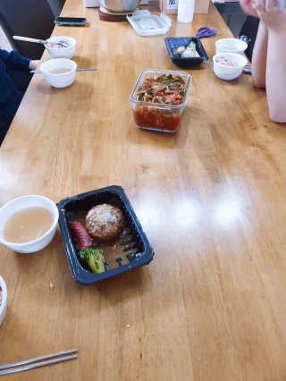 후쿠오카함바그 눈꽃치즈 데미그라스 함박스테이크 240g x3팩 — 5점을 준 리뷰어가 2019년 11월 올린 사용 사진