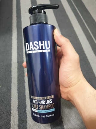 다슈코리아 다슈 단백질 한방 두피 골드 샴푸 500ml +샴푸브러쉬 — 4.5점을 준 리뷰어가 2019년 5월 올린 사용 사진