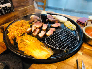 [화덕고깃간 마곡발산점] 화덕삼겹살2인분 — 5점을 준 리뷰어가 2019년 5월 올린 사용 사진