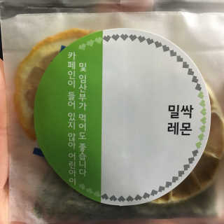 더THE담다 디톡스 워터 팩 500ml 5개 — 2.5점을 준 리뷰어가 2017년 3월 올린 사용 사진