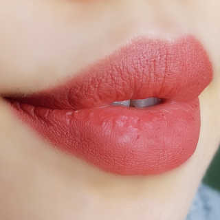 [블랙루즈] 로즈 벨벳 립스틱 택1+랜덤1 — 3.5점을 준 리뷰어가 2019년 2월 올린 사용 사진