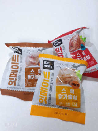 개근질마트 잇메이트 스팀 닭가슴살 혼합 1kg — 5점을 준 리뷰어가 2019년 11월 올린 사용 사진