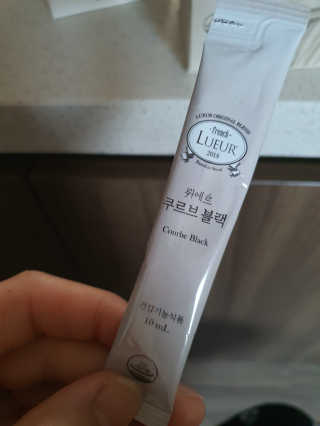 [하우투잇] 뤼에르 쿠르브 블랙 10ml x 30포 총 300ml — 5점을 준 리뷰어가 2020년 3월 올린 사용 사진