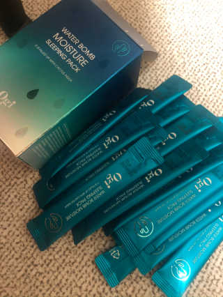 오지아이 워터 밤 모이스처 슬리핑 팩 4ml X 20pcs — 4점을 준 리뷰어가 2019년 12월 올린 사용 사진