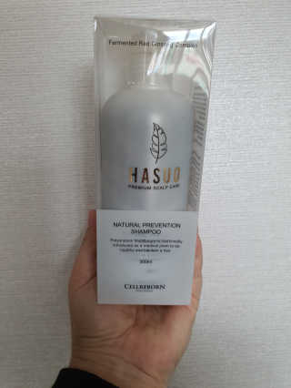 셀리본 하수오 내츄럴 프리벤션 탈모관리 샴푸 300ml — 4.5점을 준 리뷰어가 2019년 11월 올린 사용 사진