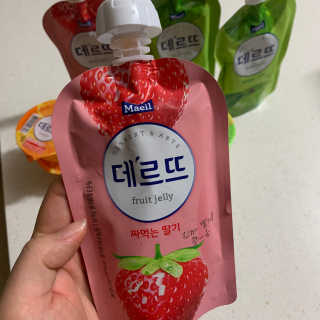 데르뜨 떠먹는 과일 3종, 짜먹는 과일 2종 총 10개 체험 — 4.5점을 준 리뷰어가 2020년 3월 올린 사용 사진