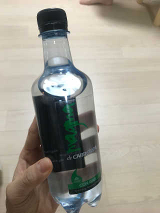 마그마 탄산수 — 4점을 준 리뷰어가 2018년 2월 올린 사용 사진