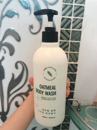 (주)에네스티 내추럴 촉촉  오트밀 바디워시 500ml — 4.5점을 준 리뷰어가 2019년 8월 올린 사용 사진