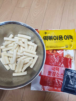 추억의 국민학교 떡볶이 시그니처국떡 + 추억의국떡 3종 — 5점을 준 리뷰어가 2019년 7월 올린 사용 사진