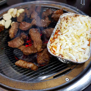 [두툼갈비] 두툼갈비 2인분 + 매콤치즈버섯 set — 5점을 준 리뷰어가 2018년 11월 올린 사용 사진