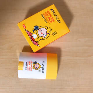 아토팜 야외놀이 선스틱 SPF50+ PA++++ — 4점을 준 리뷰어가 2020년 3월 올린 사용 사진