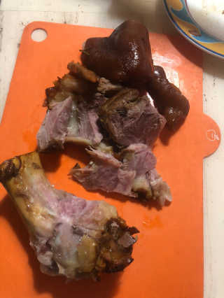 행복먹거리공작소 맥족. 맥주에 빠진 족발 550g + 마늘소스 70g — 5점을 준 리뷰어가 2020년 1월 올린 사용 사진