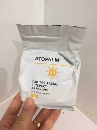 아토팜 톡톡 페이셜 선팩트 SPF43 PA+++ — 4점을 준 리뷰어가 2017년 3월 올린 사용 사진