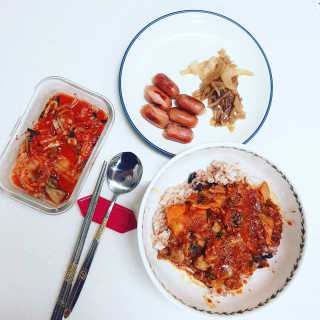 뜰아채유통 춘천닭갈비덮밥소스와 머쉬마루 버섯 — 4.33점을 준 리뷰어가 2018년 10월 올린 사용 사진