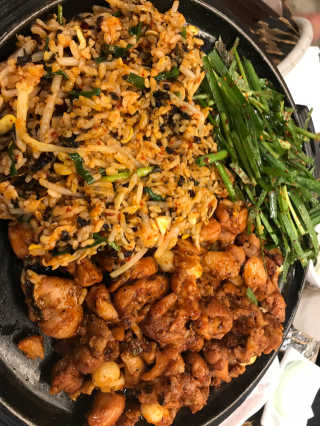 고향원조숯불닭갈비 [고향산천원조숯불닭갈비] 뼈없는 숯불닭갈비 2인세트 — 5점을 준 리뷰어가 2018년 10월 올린 사용 사진