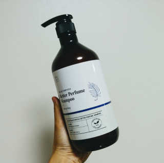 달리프 베러 퍼퓸 샴푸 1000ml 레이니데이 or 일랑로즈 — 4.5점을 준 리뷰어가 2018년 9월 올린 사용 사진