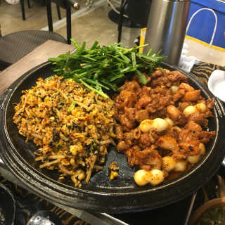 고향원조숯불닭갈비 [고향산천원조숯불닭갈비] 뼈없는 숯불닭갈비 2인세트 — 4.67점을 준 리뷰어가 2018년 9월 올린 사용 사진