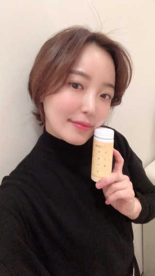 힐링팩토리 오늘도 가볍게 저분자 피쉬 콜라겐 정 — 5점을 준 리뷰어가 2020년 2월 올린 사용 사진
