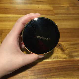셀레뷰 블랙 세럼 팩트 — 3.17점을 준 리뷰어가 2017년 9월 올린 사용 사진