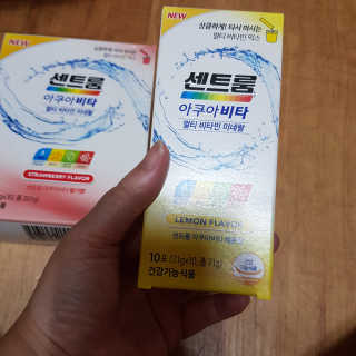 센트룸 아쿠아비타 레몬향, 딸기향 — 5점을 준 리뷰어가 2019년 8월 올린 사용 사진