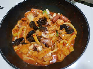 땡땡쿡 쓰촨 마라 낙지 국물 떡볶이 2인분 875g — 5점을 준 리뷰어가 2019년 10월 올린 사용 사진