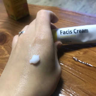 파시스 펩타이드 리프팅 크림 — 5점을 준 리뷰어가 2018년 11월 올린 사용 사진