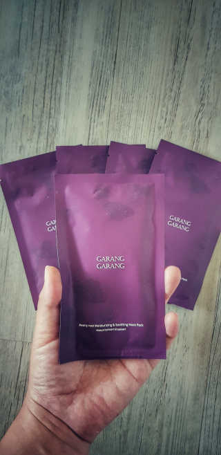 GARANG GARANG 피오니 룻 모이스처라이징 앤 수딩 마스크팩 — 5점을 준 리뷰어가 2019년 8월 올린 사용 사진