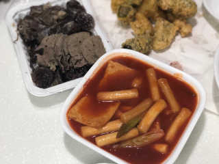 두번째 국떡 국가대표 떡볶이 1팩 + 영미칩 2봉 증정 — 4점을 준 리뷰어가 2019년 2월 올린 사용 사진