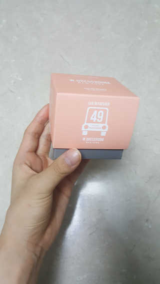 더블유드레스룸 더블유 차량용방향제 — 4.67점을 준 리뷰어가 2018년 9월 올린 사용 사진