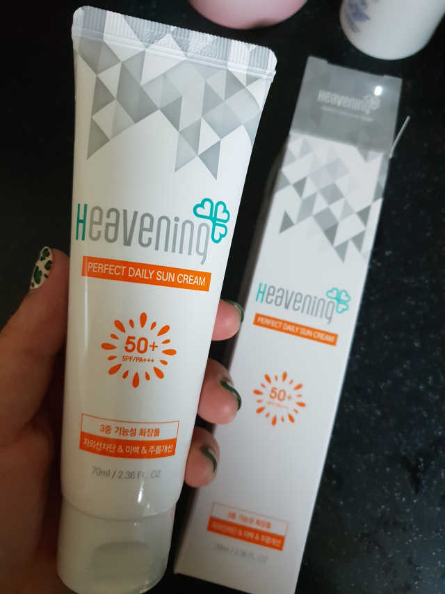 헤브닝 퍼펙트 데일리 선크림 70ml 리뷰 사진