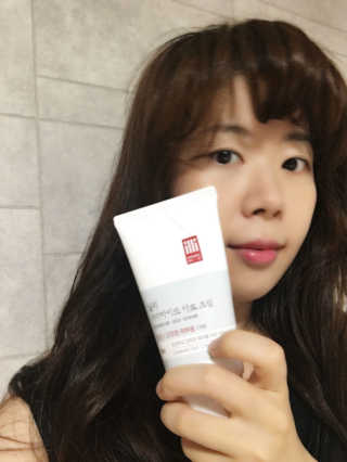 일리윤 세라마이드 아토 집중 크림 — 4.33점을 준 리뷰어가 2017년 6월 올린 사용 사진