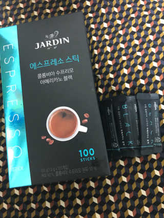 (주)쟈뎅 쟈뎅 에스프레소 스틱 아메리카노 블랙 — 3.67점을 준 리뷰어가 2018년 10월 올린 사용 사진