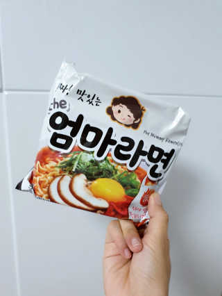 라면 그대로가 제일 맛있는 더엄마라면 — 5점을 준 리뷰어가 2019년 9월 올린 사용 사진