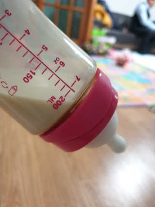 유비맘 PPSU 젖병 노꼭지_200ml_컬러 랜덤 발송 — 4.5점을 준 리뷰어가 2020년 1월 올린 사용 사진