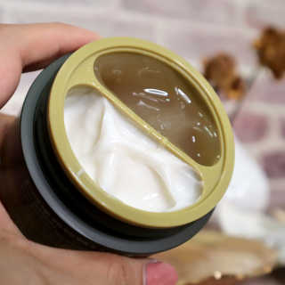 토니모리 프롬 강화 맑은 약쑥 두 겹 진정 크림 — 5점을 준 리뷰어가 2019년 9월 올린 사용 사진