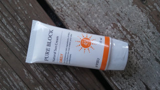 어퓨 PURE BLOCK NATURAL DAILY SUN CREAM — 4.5점을 준 리뷰어가 2016년 8월 올린 사용 사진
