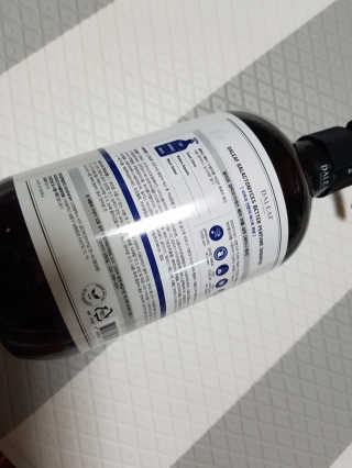 달리프 베러 퍼퓸 샴푸 1000ml 레이니데이 or 일랑로즈 — 5점을 준 리뷰어가 2018년 11월 올린 사용 사진