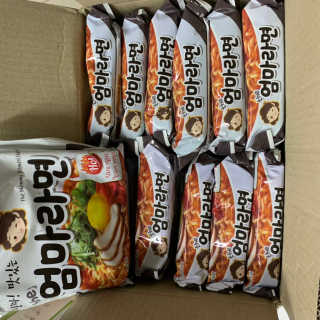 라면 그대로가 제일 맛있는 더엄마라면 — 5점을 준 리뷰어가 2019년 6월 올린 사용 사진