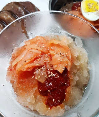 유천냉면 유천 비빔냉면 2인분+메밀지짐만두 280g — 5점을 준 리뷰어가 2018년 6월 올린 사용 사진