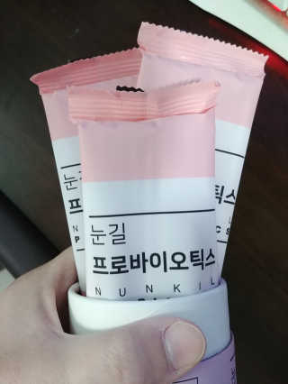 눈길 프로바이오틱스 눈길 콜라겐 프로바이오틱스 — 4점을 준 리뷰어가 2019년 11월 올린 사용 사진