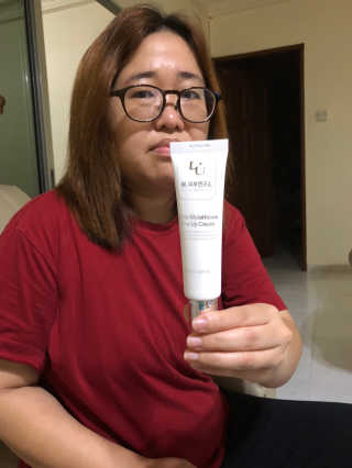 W.피부연구소 화이트 글루타치온 톤업크림 — 4점을 준 리뷰어가 2018년 10월 올린 사용 사진