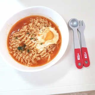 라면 그대로가 제일 맛있는 더엄마라면 — 4점을 준 리뷰어가 2019년 7월 올린 사용 사진