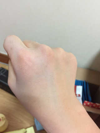 더메이런 에잇콤플렉스 워터드롭 화이트 크림 — 2점을 준 리뷰어가 2017년 3월 올린 사용 사진
